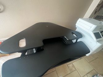 Extra Large VariDesk Corner Cube Model 49931 Excellent Condition $100 or Best Offer!