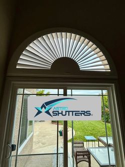 Custom Wood Plantation Shutters-  Installers near you, Free Estimates & Quick Quotes! Verified & Licensed Company. Persianas de Madera