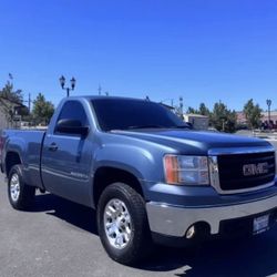 GMC SIERRA V8 2010 ((CLEANTITLE))