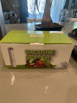 Smart Vacuum Sealer for Food with LED Display - Includes Bags