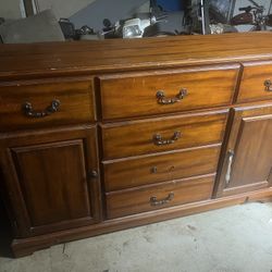 Dresser 
