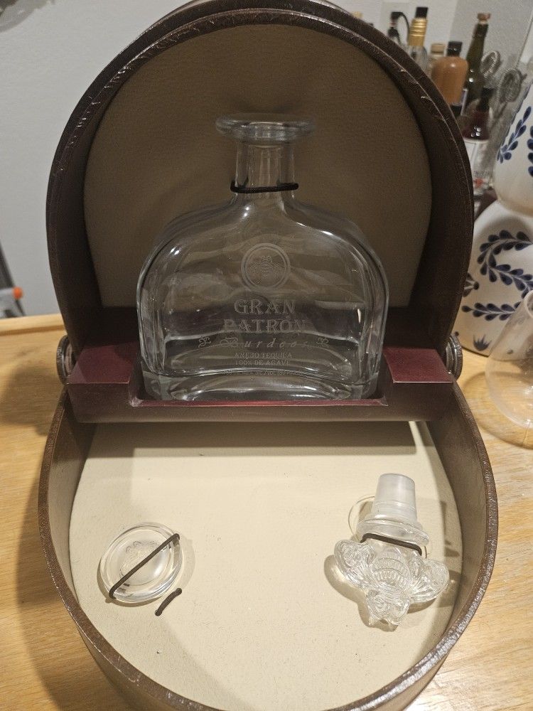 Gran Patron Burdeos Bottle & Case