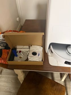 Eco-Vacs Debot Omni T20 sweep, and mop station with automatic empty