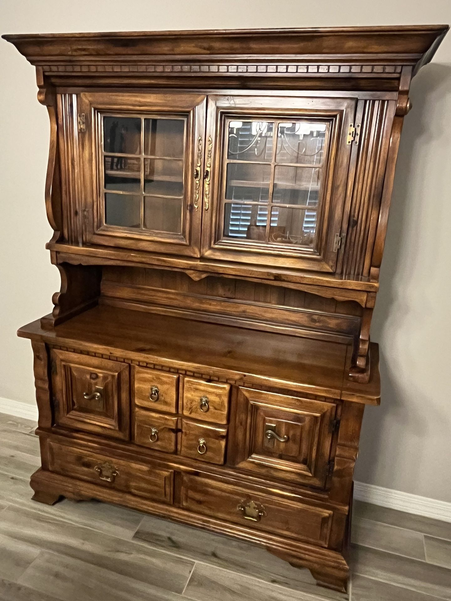 Antique Hutch -Distressed Pine