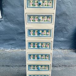 Vintage wooden chest of drawers