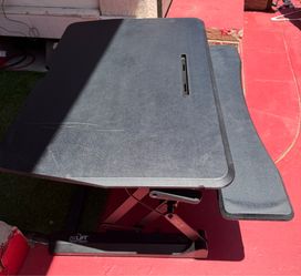 Air lift desk