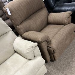 New Nice Recliner 