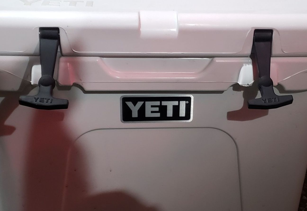 Brand New Yeti Tundra 35 Cooler