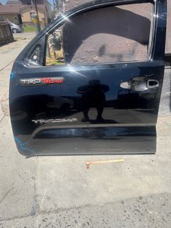 2016-2023 TOYOTA TACOMA FRONT DOOR LEFT SIDE