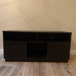 Entertainment center/tv stand