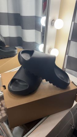 Onyx yeezy slides