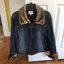 Women’s Lined Jean Jacket With Faux Fur Collar And Sleeve  
