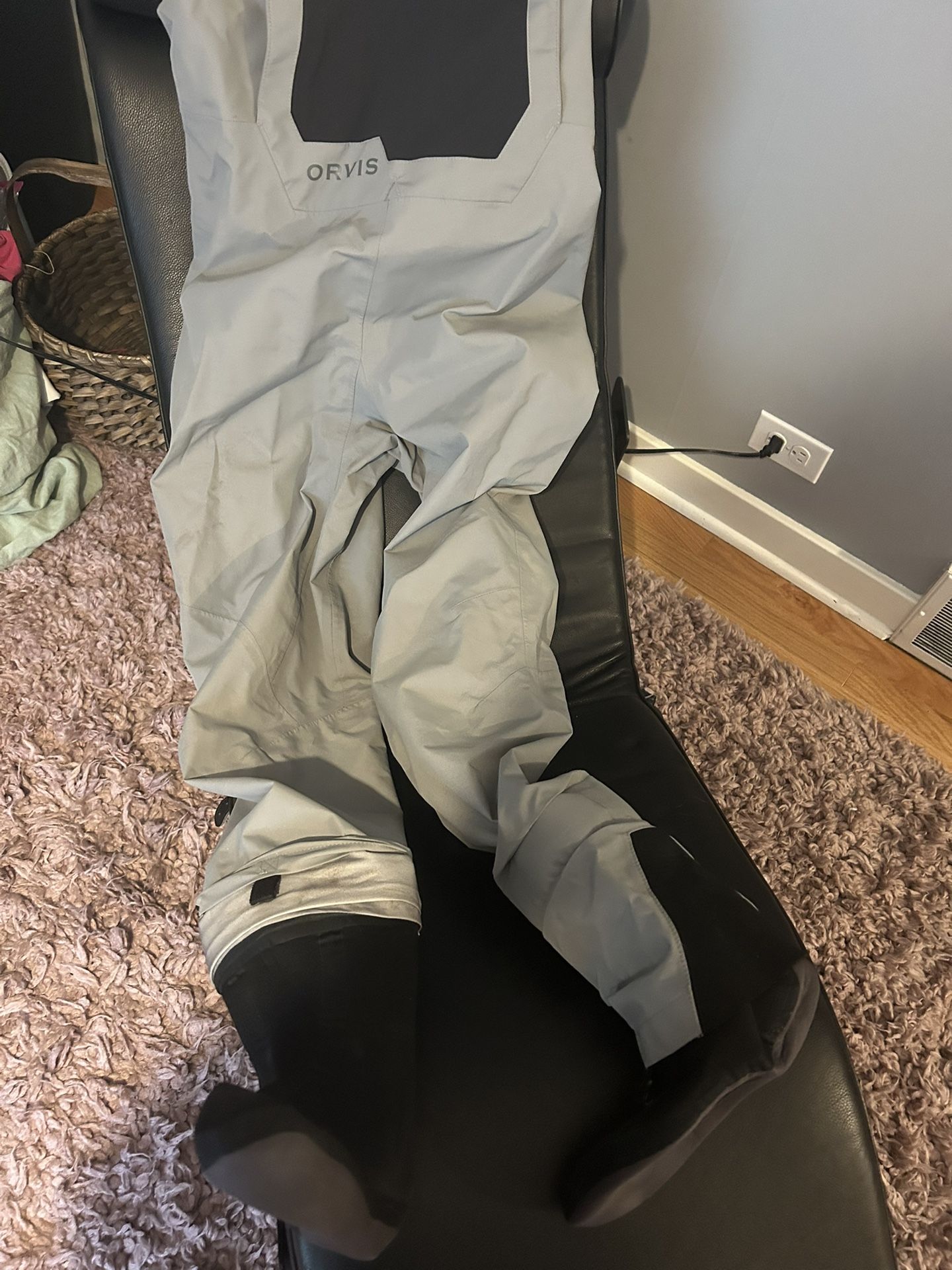 Orvis Clearwater Waders Women’s Medium.