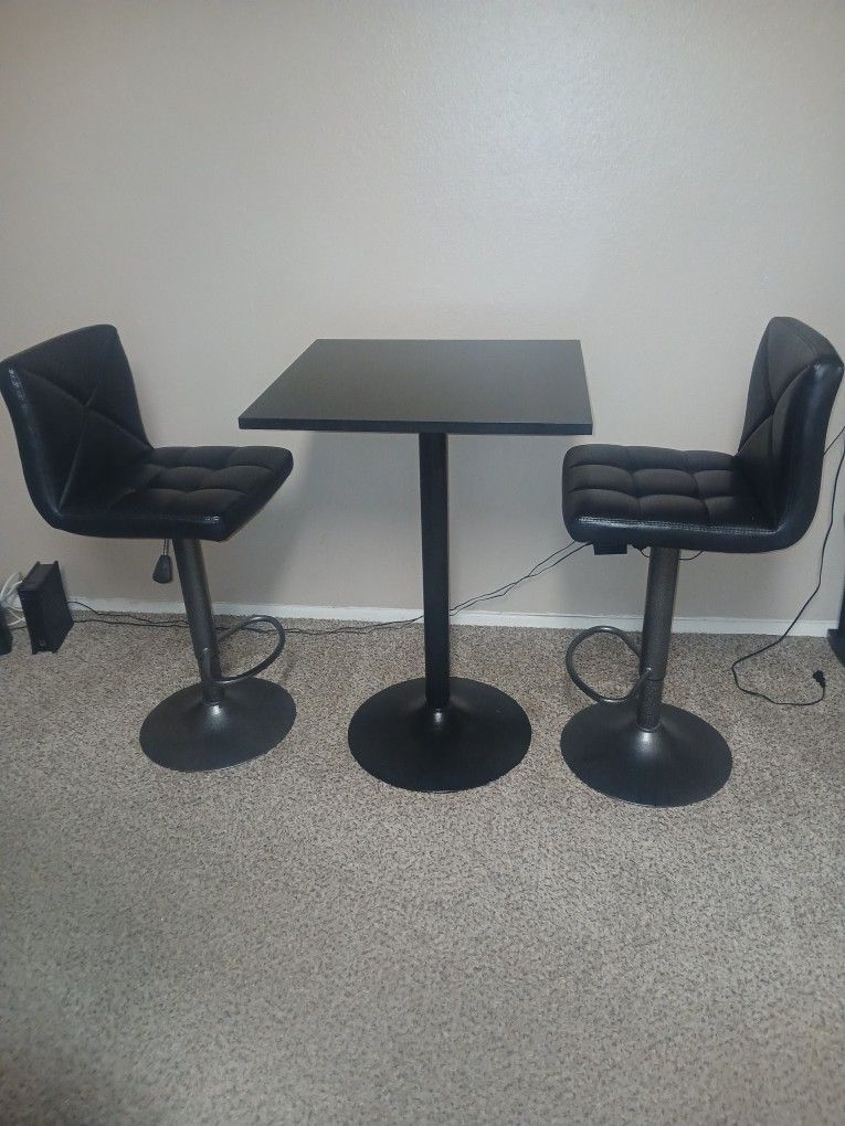 Small Table w/ Stool Chairs