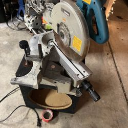 MAKITA 12” MITER SAW