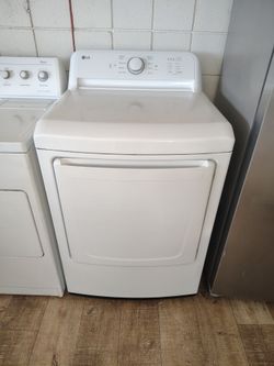 LG gas  Dryer auto sensing dry In Excellent Working Condition