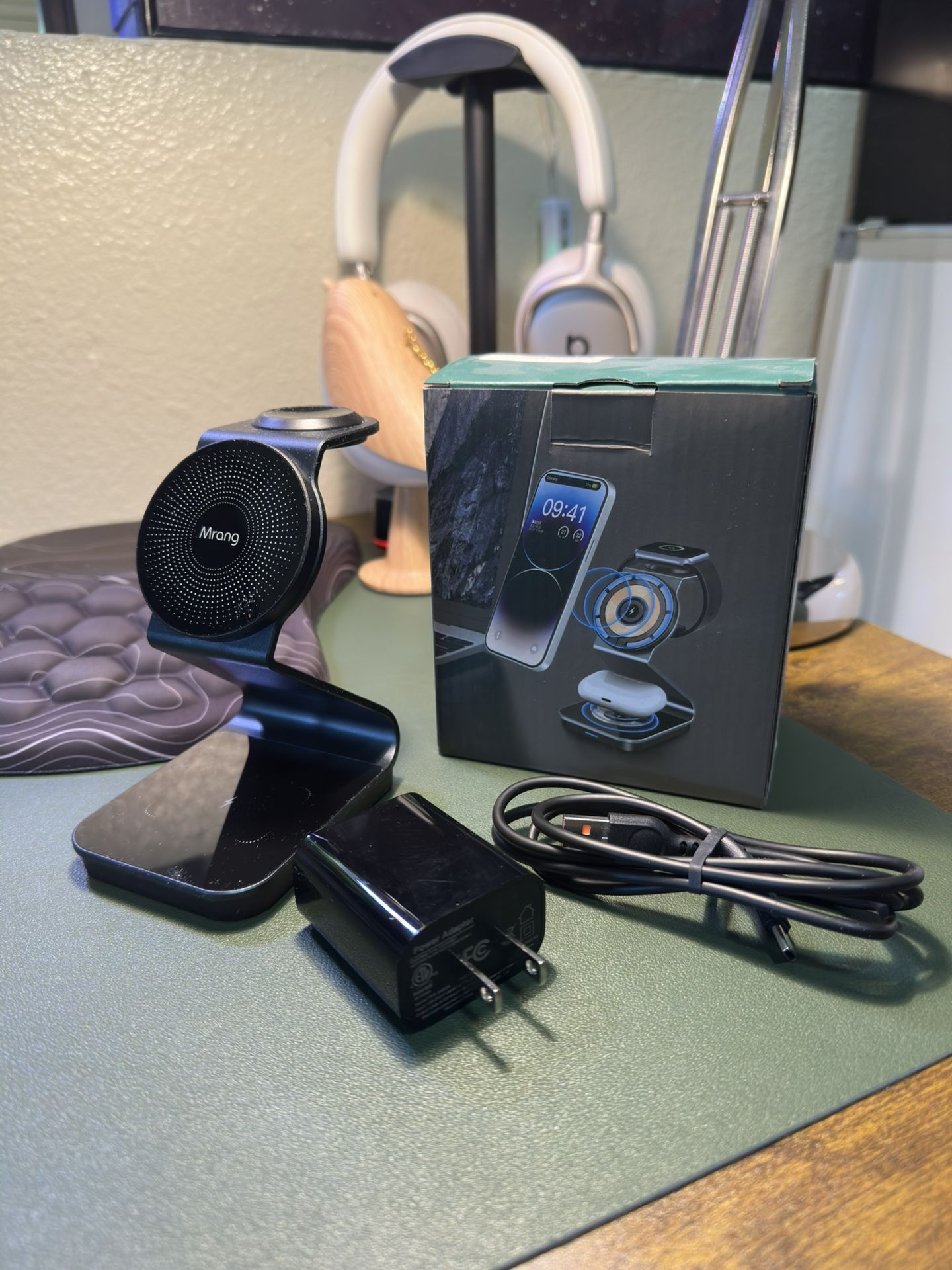 3-in-1 Magnetic Charger Stand - Qi Wireless Charging