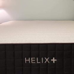 Helix, Helix Plus, King, Cover: GlacioTex Cooling Cover Like New
