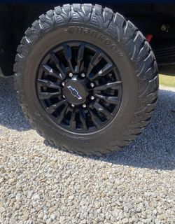 Chevy 18x8 Wheel 33” Tires Hankook