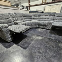 RECLINING STUPENDOUS Sectional New
