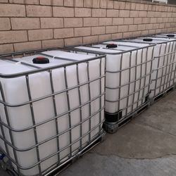 250 Gallon Water Tanks