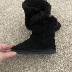 Black Boots Size 6