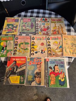 12 vintage comics Walt Disney