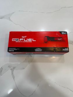 NIB/Sealed Milwaukee M12 Fuel Oscillating Multi-Tool (2526-20) - Tool Only