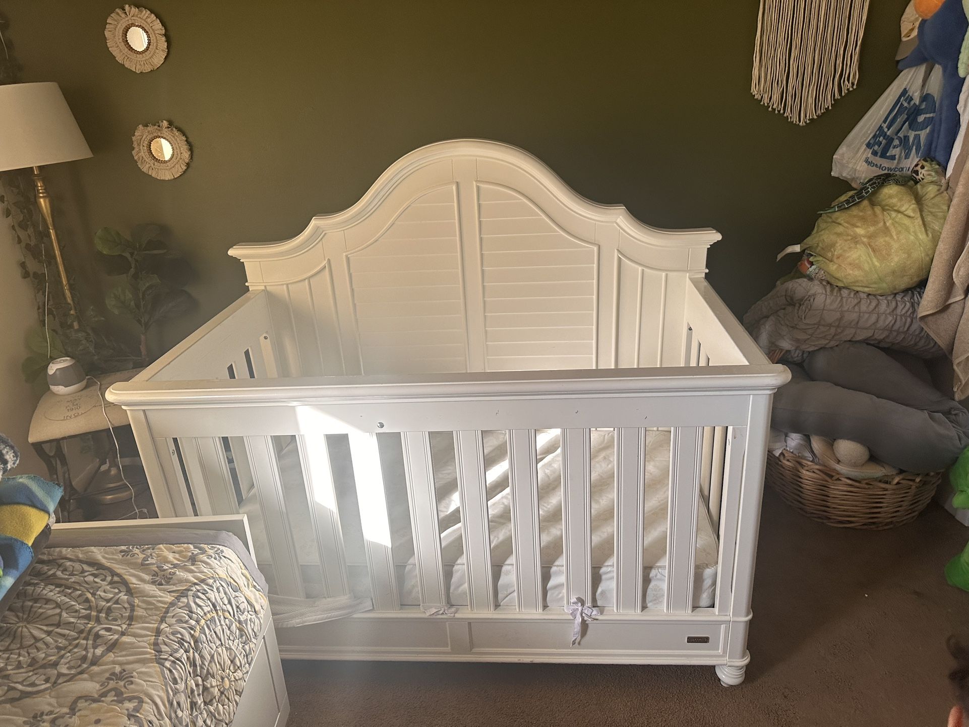 Crib And Changing Room Set
