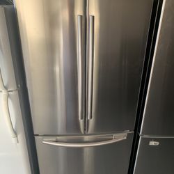 Samsung Refrigerator 33” Counter Depth 