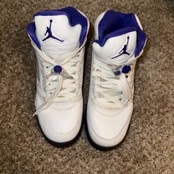 Size 4.5Y Jordans Retro 5