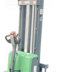 RB13E-Li Lithium Powered Stacker 