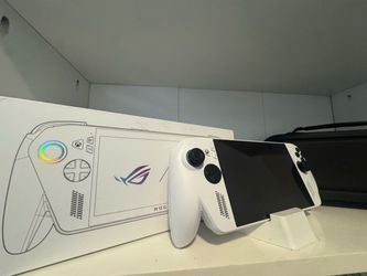 XBOX Rog Ally 512GB (With 256GB Micro SD, Screen Protector & Carrying Case)