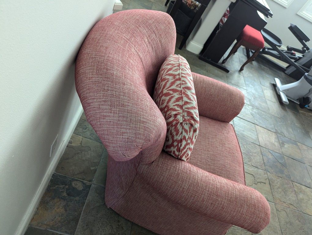 Armchair (Pink)