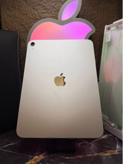 Silver iPad 11th Generation A16 128GB 100% Health Used Some Scratches (Zipper Case & Protector FREE)
