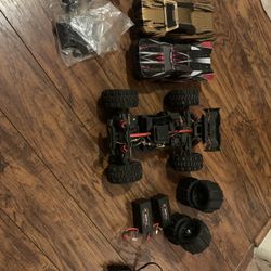 Hyper Go rc car, everything works + 2 batteries and snow/ sand tire replacement.