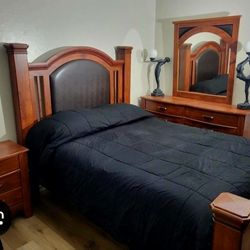 3Pc. Queen Bedroom Set.