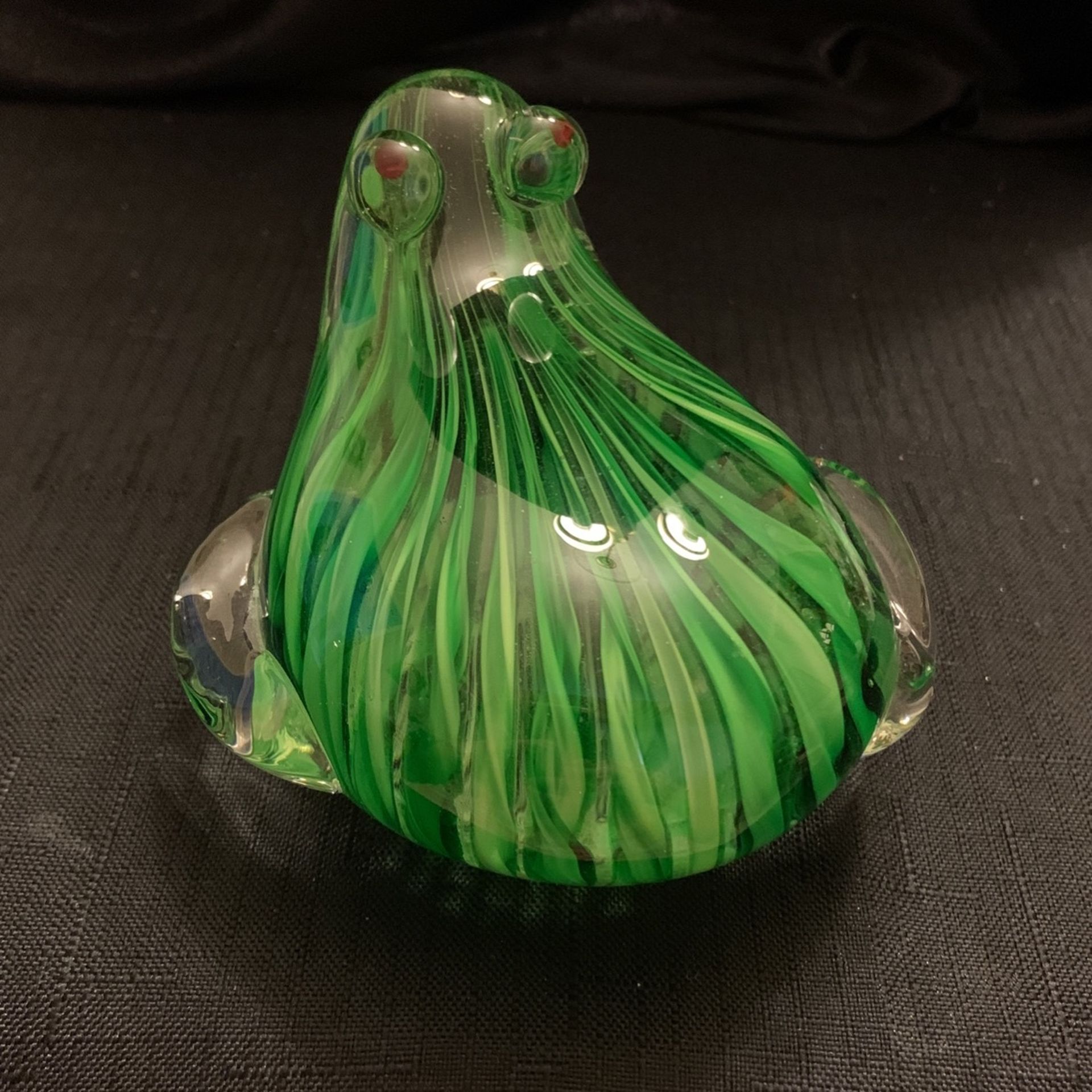 Glass frog paperweight