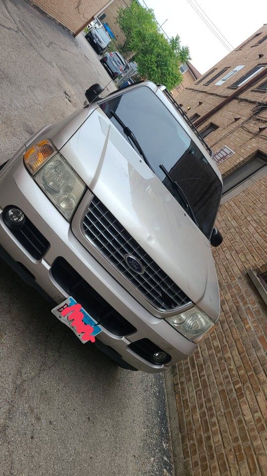 2004 Ford Explorer
