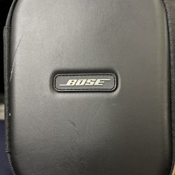 Bose Noise Cancelling Headphones- Mint Condition