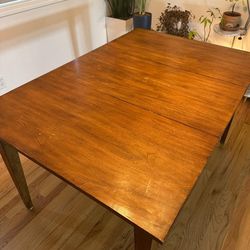 Beautiful Ethan Allen Dining Table - Excellent Condition - $125