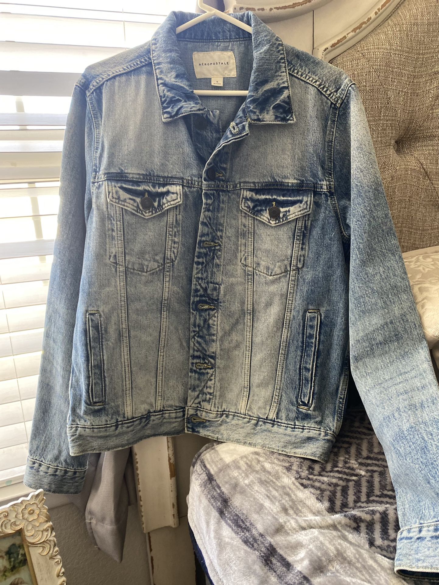 Mens Denim Jacket $15 Size M Runs Big 