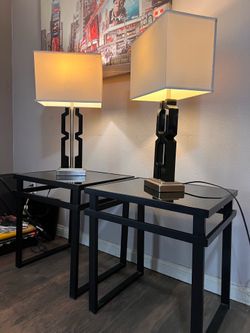 2 nightstands