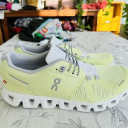 NWT On Cloud 5 Shoes -fluorescent yellow/green Sz 10