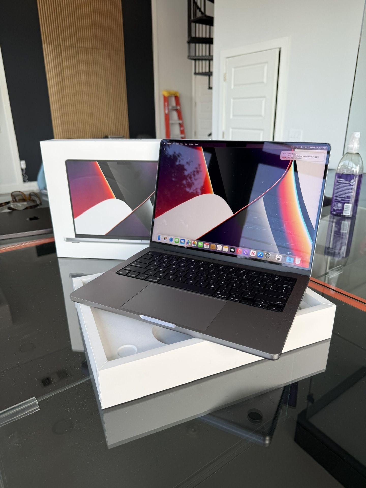 Apple 14” MacBook Pro M1 Pro Chip 16GB Ram 512SSD! 90 day warranty! We offer financing!