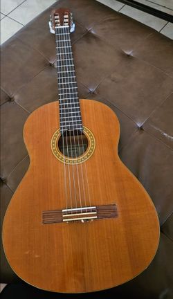 Yamaha guitar