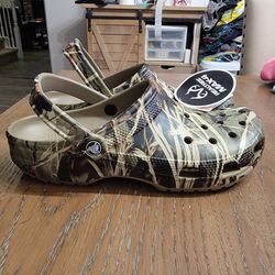 Crocs realtree classic clogs