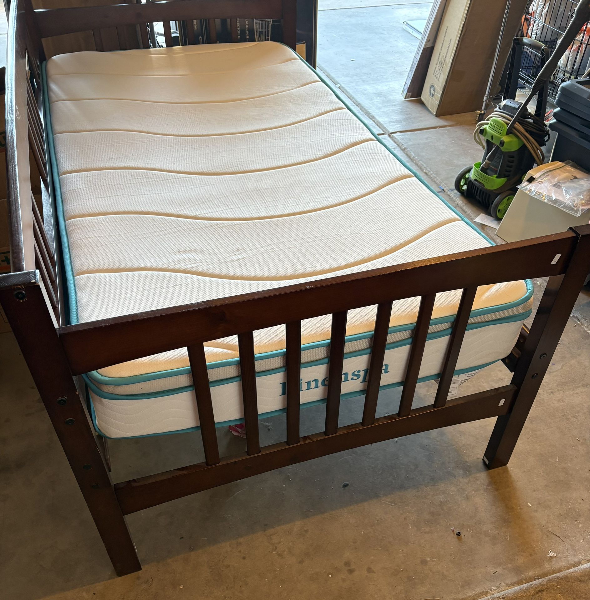 Wood framed Day Bed With Twin Size mattress