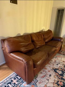 MUST GO!! Comfortable Vintage 3 Seater Leather Couch