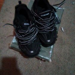 BALENCIAGA TRACK RUNNERS(NO LED) size 8.5